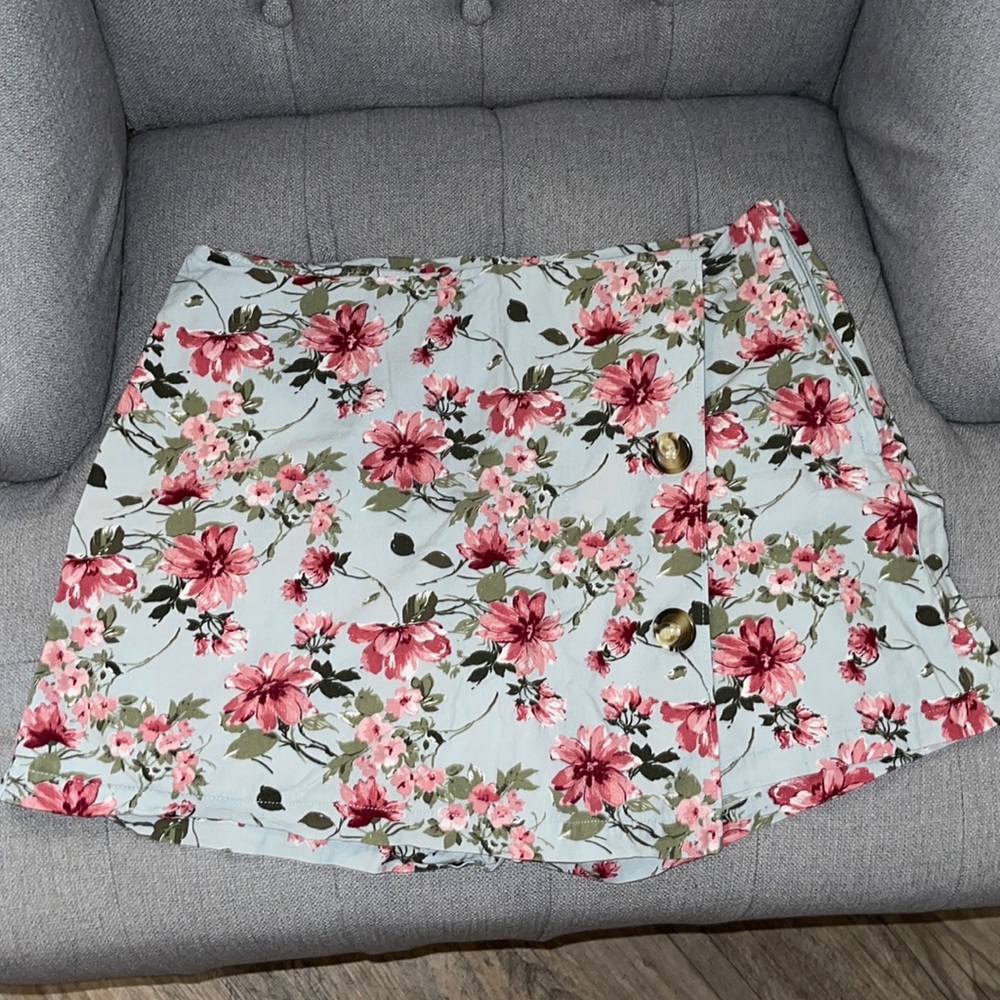 Floral skorts